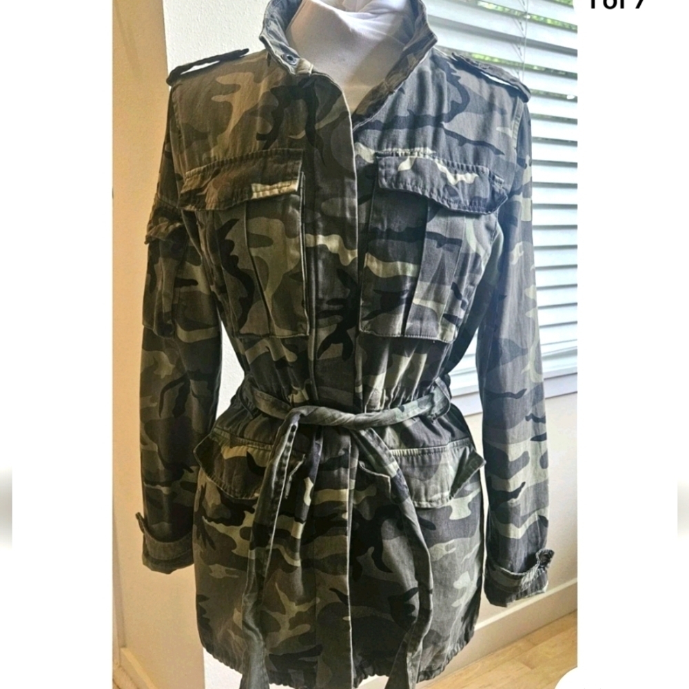 Forever 21 Camo Jacket Womens Small Green Cargo Drawstring Waist Snap Pockets